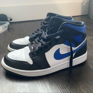 Nike Air Forces - great condition just missing soles